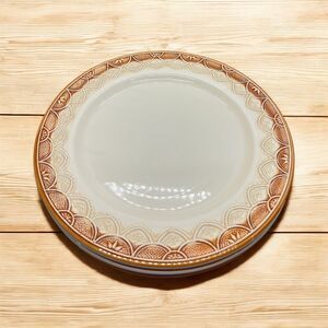 Pier 1 Italian Made Lace Design Dinner Plates - Set Of 2 Tan Brown